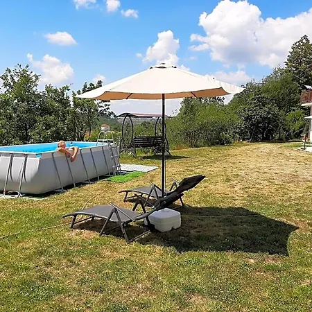 Moto Bed & Breakfast 3*