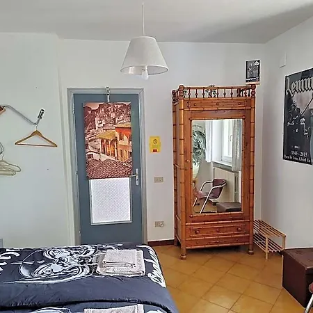 Moto Bed & Breakfast 3*